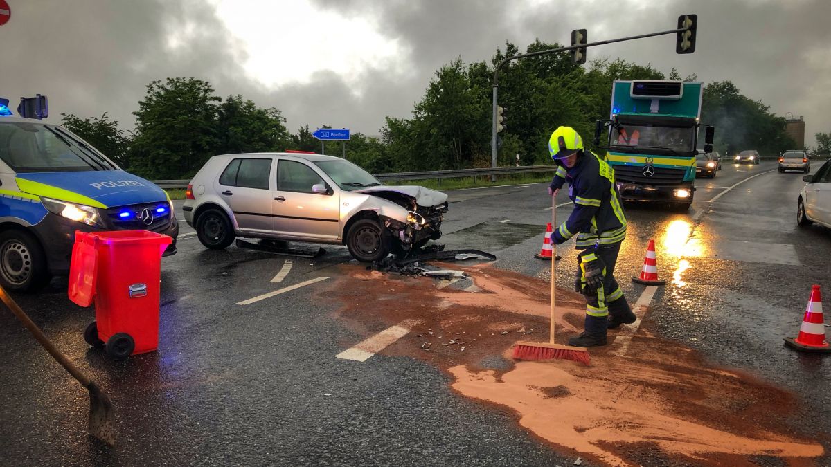 Betriebsmittelauslauf nach Verkehrsunfall