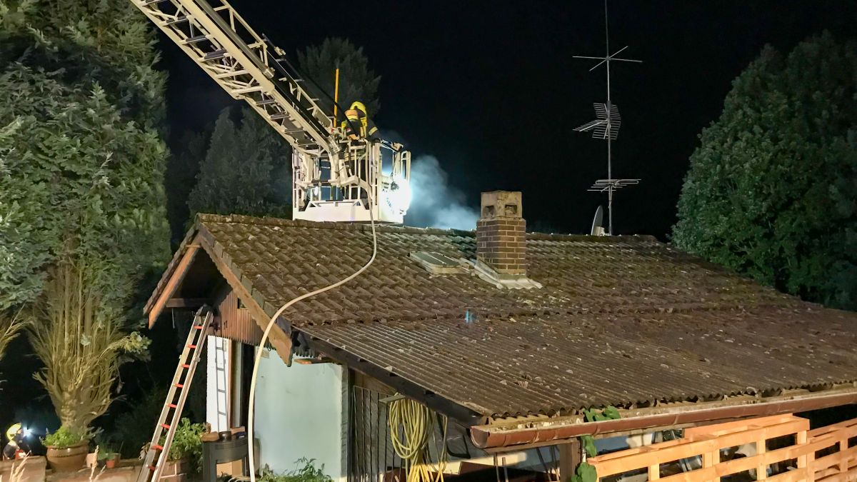 Dachstuhlbrand, Menschenleben in Gefahr