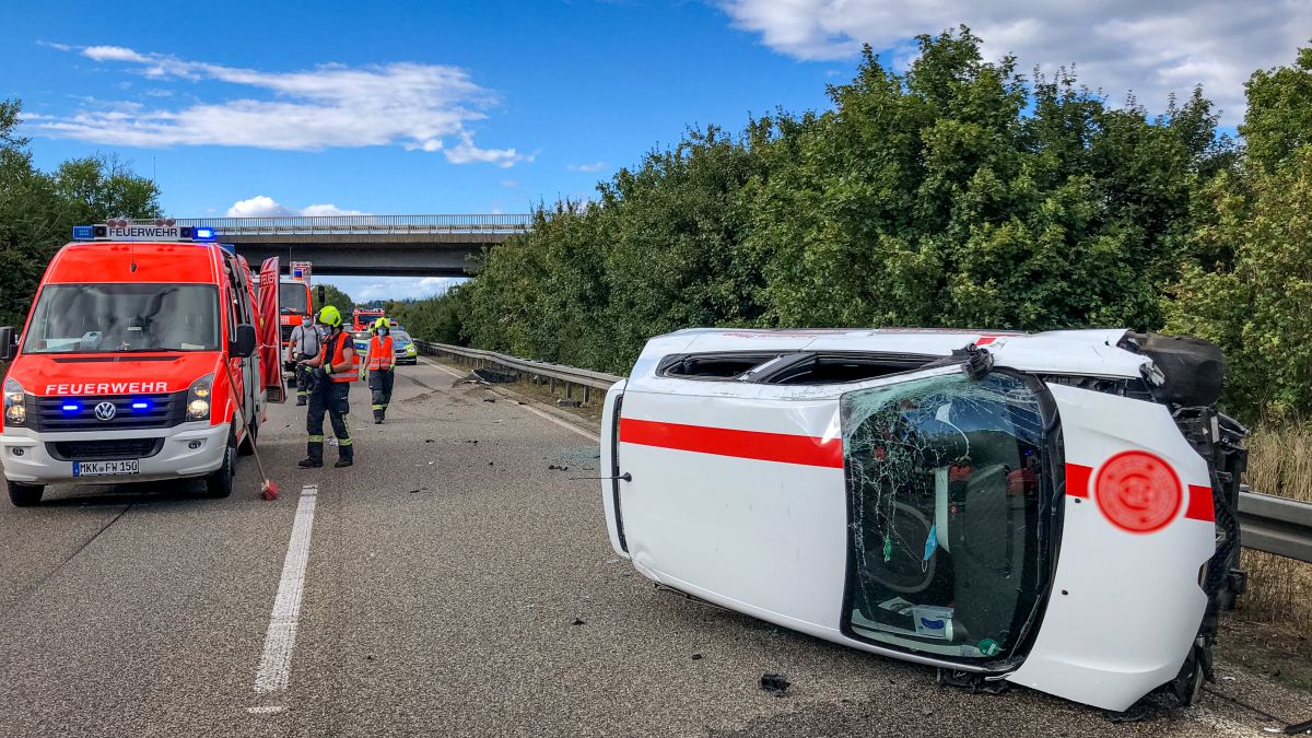 Verkehrsunfall, eingeklemmte Person