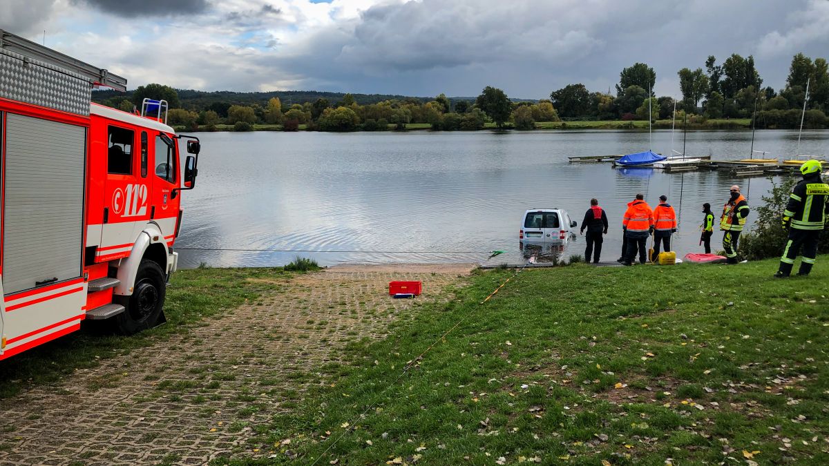 Fahrzeugbergung aus Gewässer