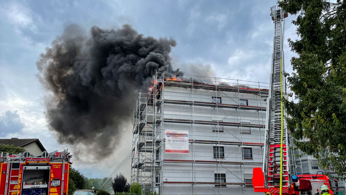 Dachstuhlbrand, Menschenleben in Gefahr