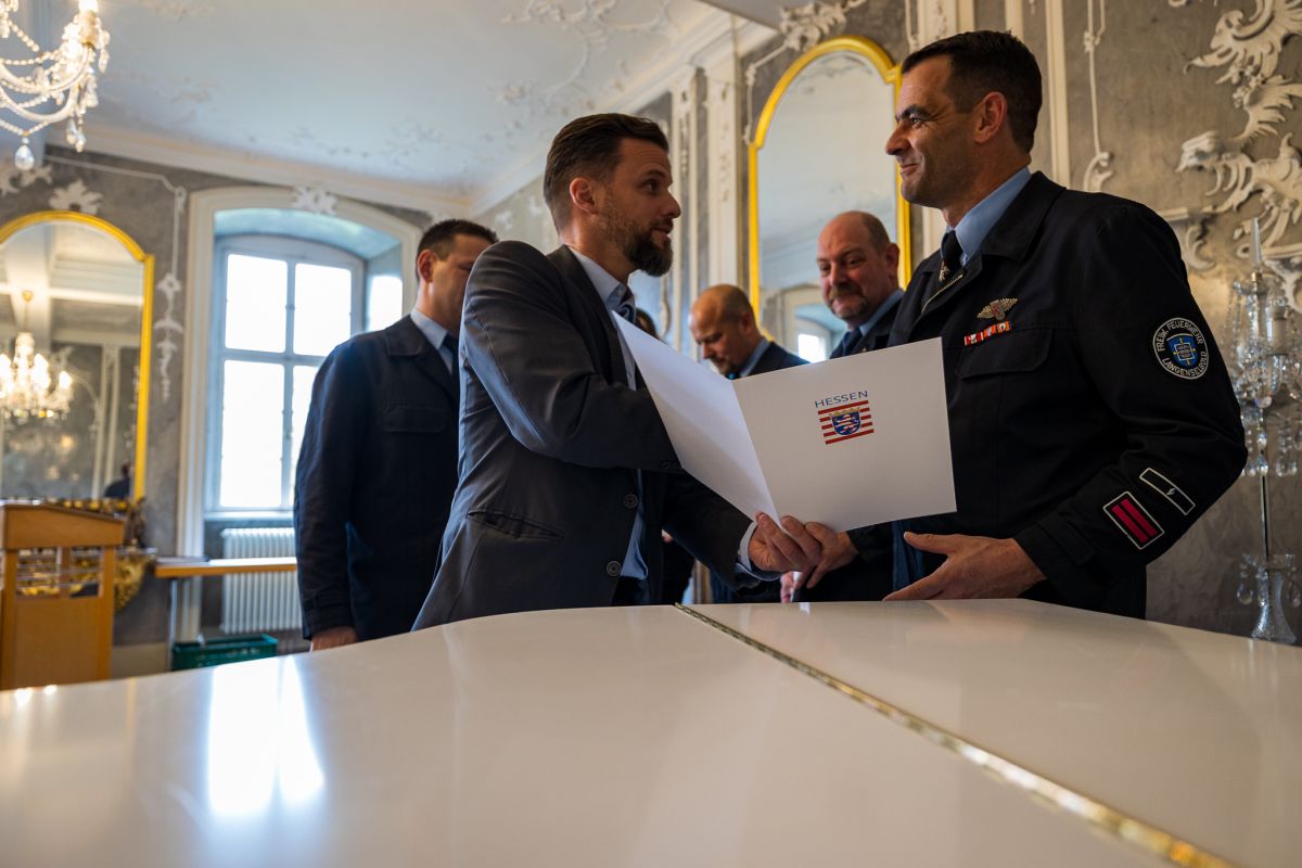 2025-11-02 Ehrentag Feuerwehr klein-23