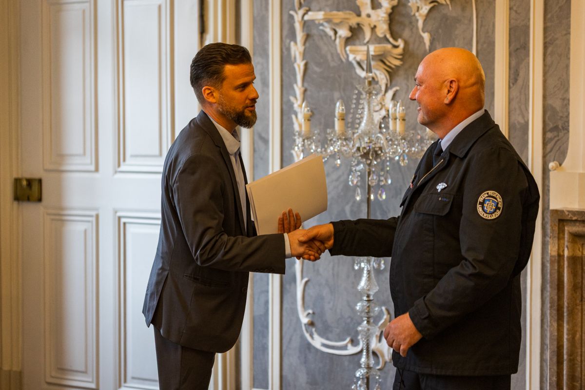 2025-11-02 Ehrentag Feuerwehr klein-24