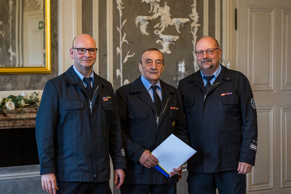 2025-11-02 Ehrentag Feuerwehr klein-31