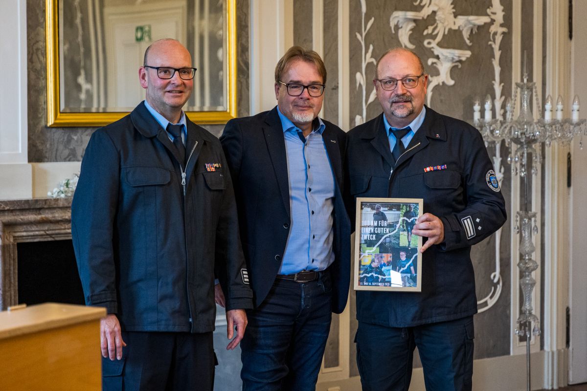 2025-11-02 Ehrentag Feuerwehr klein-33