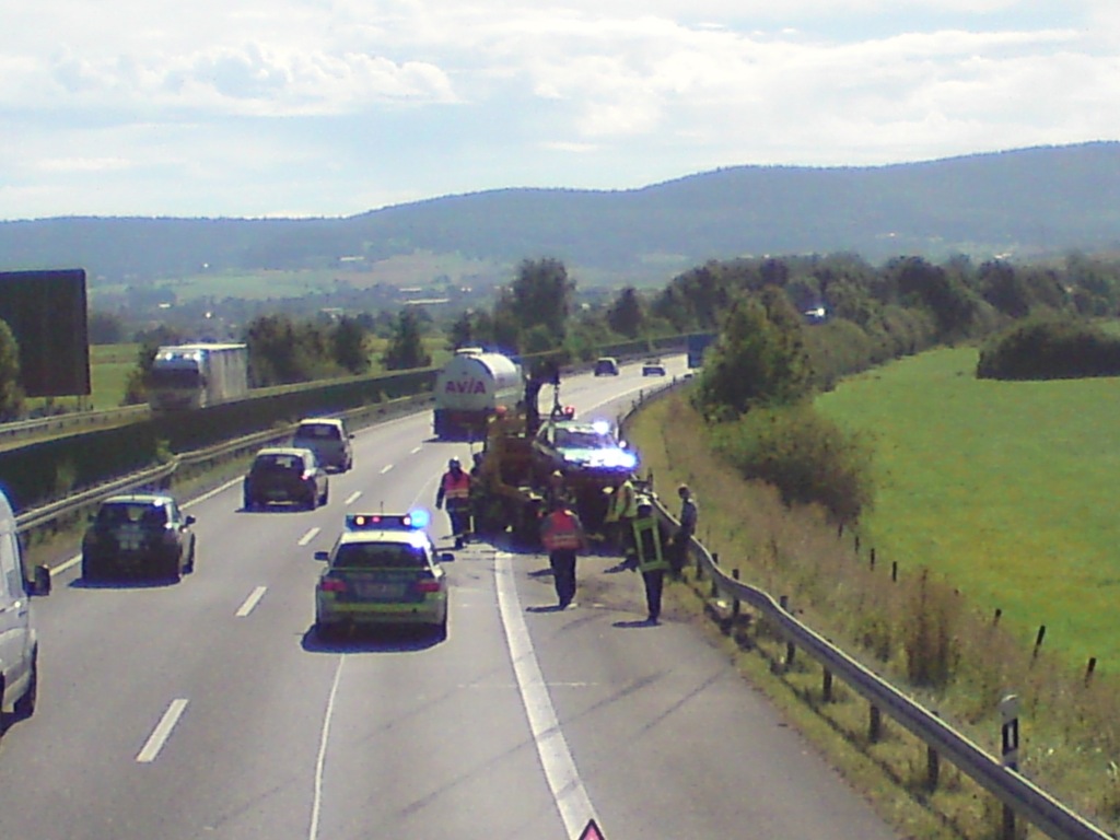 Betriebsstoffauslauf nach Verkehrsunfall