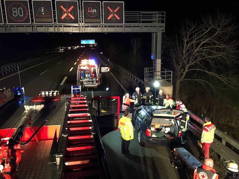 Verkehrsunfall, eingeklemmte Person