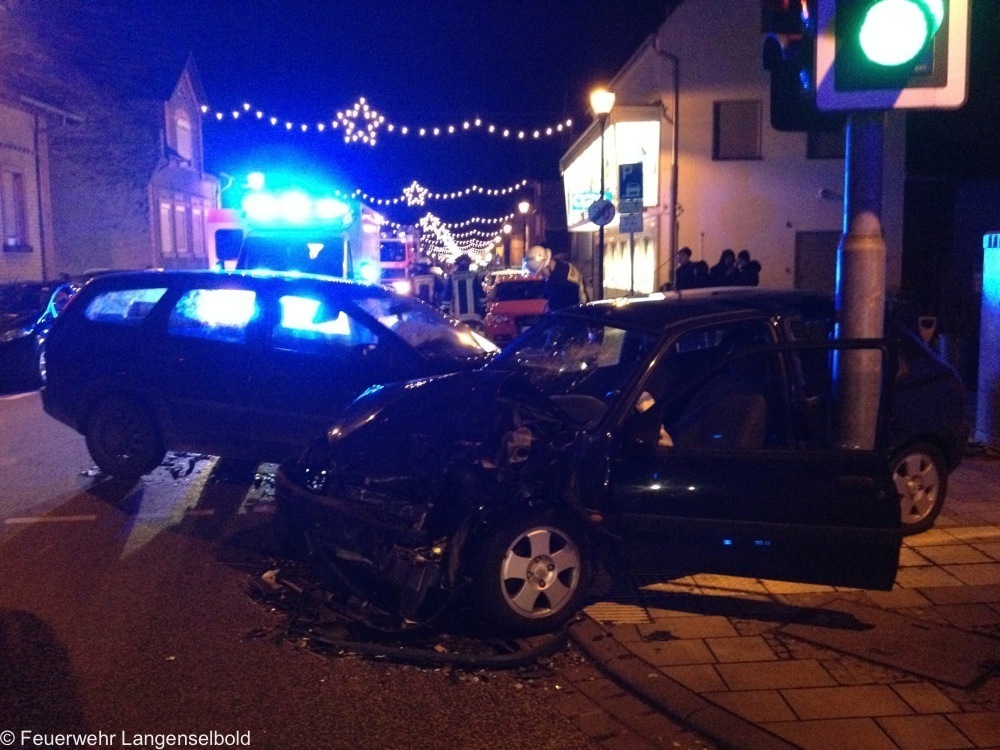 Betriebsstoffauslauf nach Verkehrsunfall